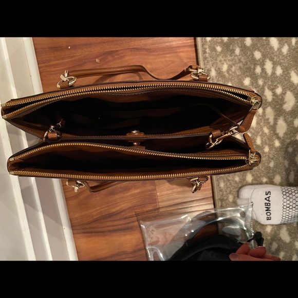Coach purse - Picture 2 of 11